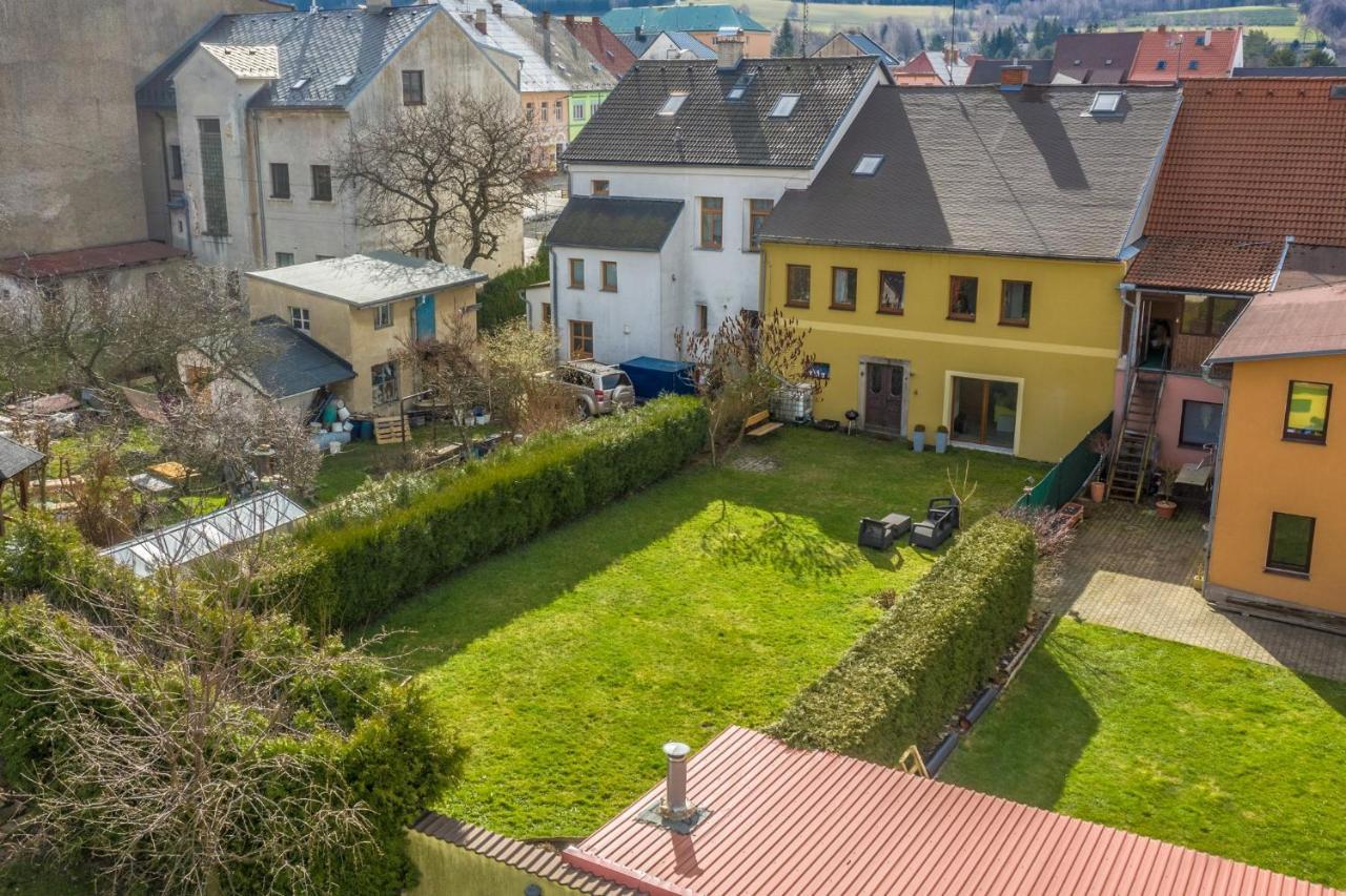 Ubytovani Na Namesti Nove Mesto pod Smrkem Bagian luar foto
